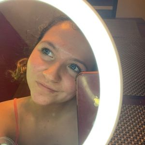 Meet your Posher, Brynne